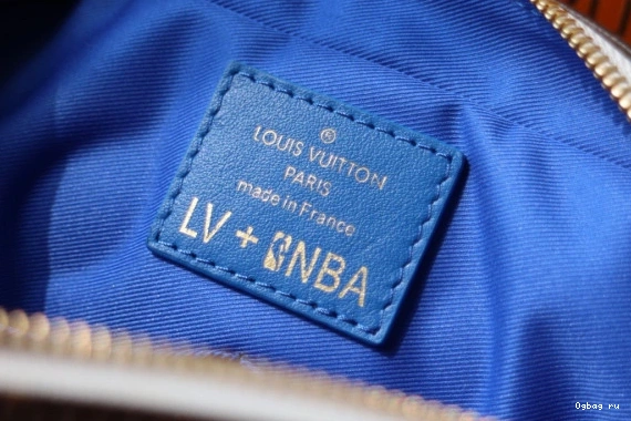 VUITTON LVXNBA NIL MESSENGER LOUIS 0815
